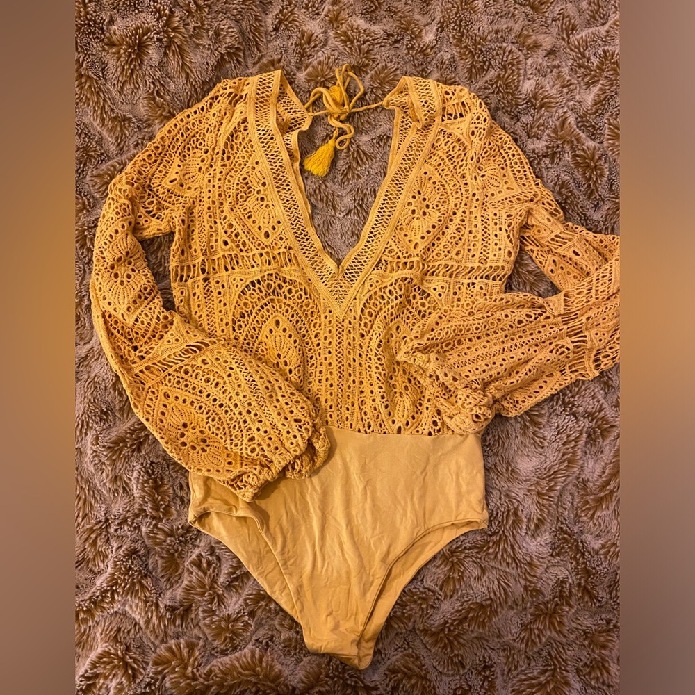 Like new Free People Jens Pirate Booty long sleeve bell sleeve yellow bodysuit - Picture 3 of 7